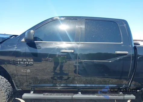 2019 Ram 1500 Classic Express 4X4 5'7 Box z USA, uszkodzony, nr VIN 1C6RR7KG9KS709945